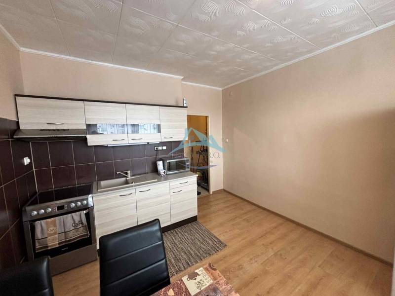 9c9ef3e9-6cd8-4a17-9a82-ff7d16ea9a83.jfif