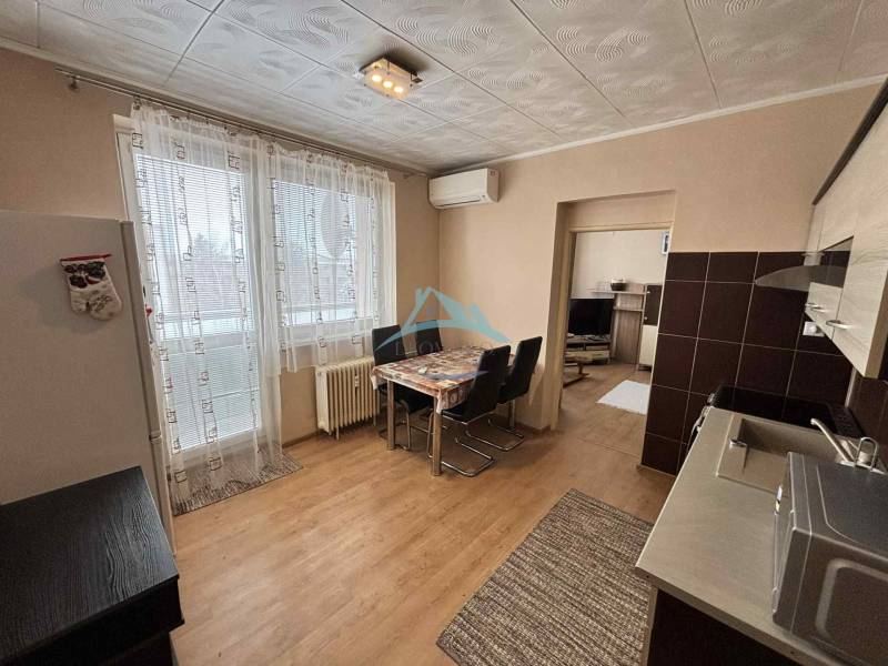 6d377e50-abf3-43fd-a3de-4351ae1f8142.jfif